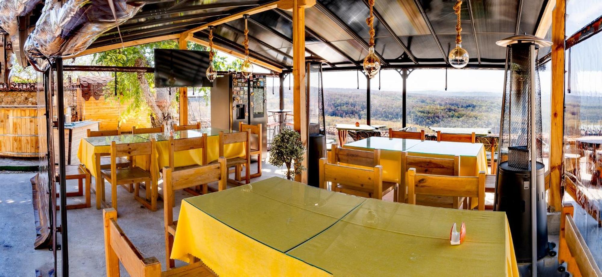 Complex Arbanashki Style-Panoramic View With Summer And Winter Terrace, Jacuzzi, Sauna, Children'S And Adult Area With Cinema Summer Arbanasi Eksteriør billede